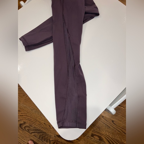 Lululemon size 4 deep purple leggings - Picture 4 of 9